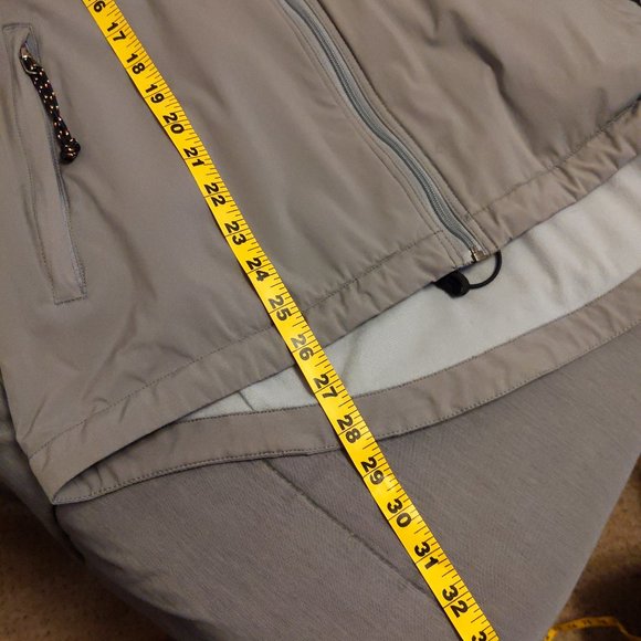 Patagonia Grey Light Weight Jacket - Picture 10 of 11